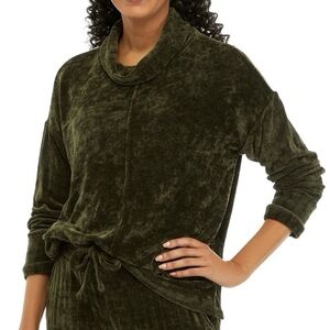 NWT Chenille Turtleneck Drop Shoulder Sweater